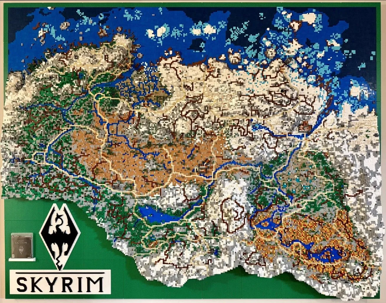 Bản đồ Skyrim làm từ Lego, mô phỏng thế giới game The Elder Scrolls 5, công trình của fan Ian Roosma.