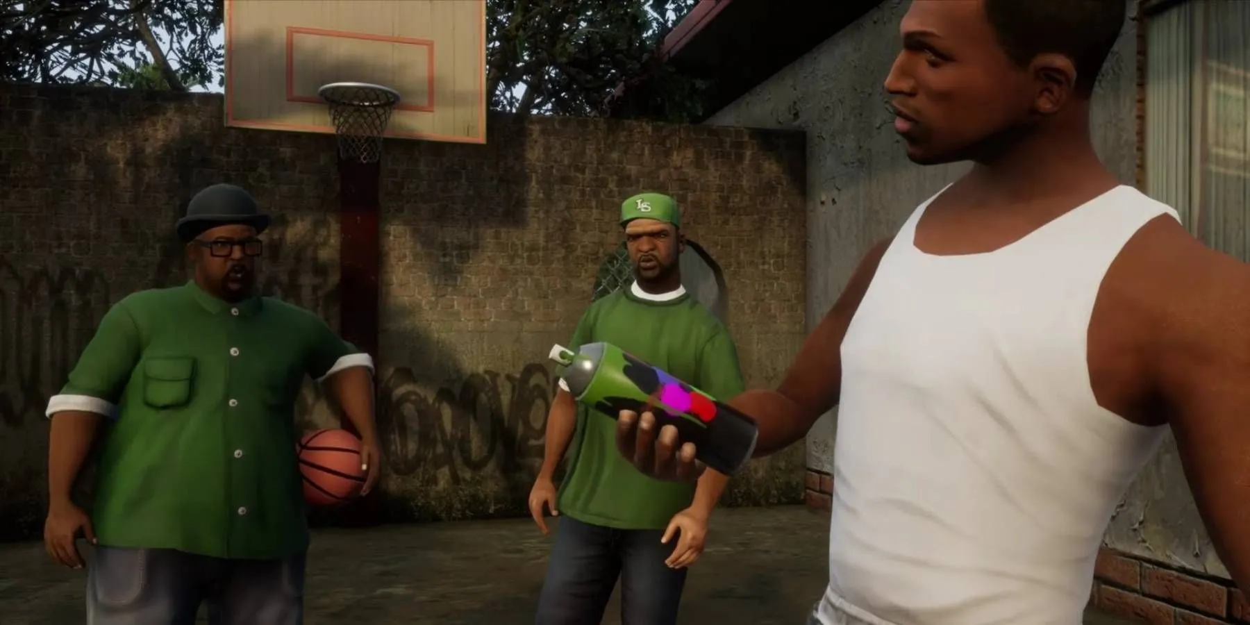 CJ cầm bình sơn xịt, Sweet và Big Smoke chơi bóng rổ trong Grand Theft Auto: San Andreas