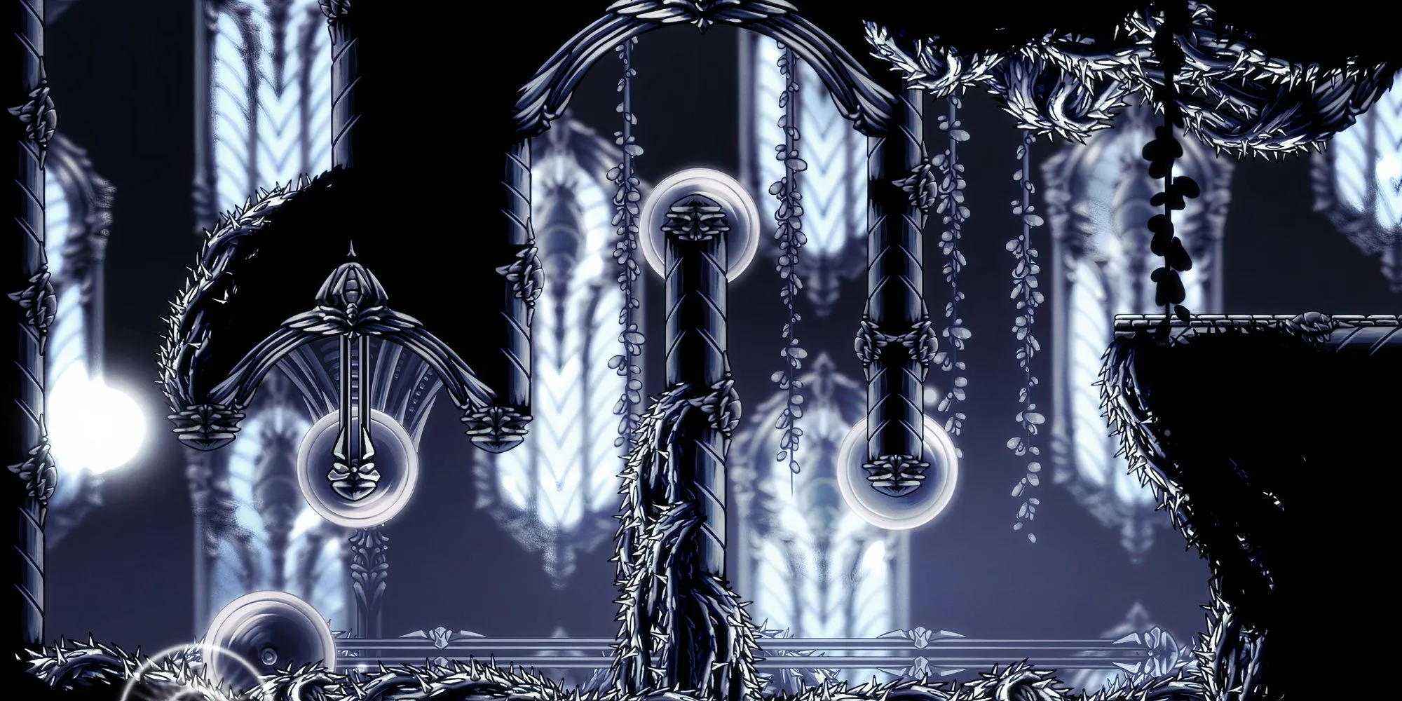 Con Đường Đau Khổ (Path of Pain) trong Hollow Knight, hiển thị một chuỗi các chướng ngại vật platforming cực khó bao gồm lưỡi cưa và gai nhọn