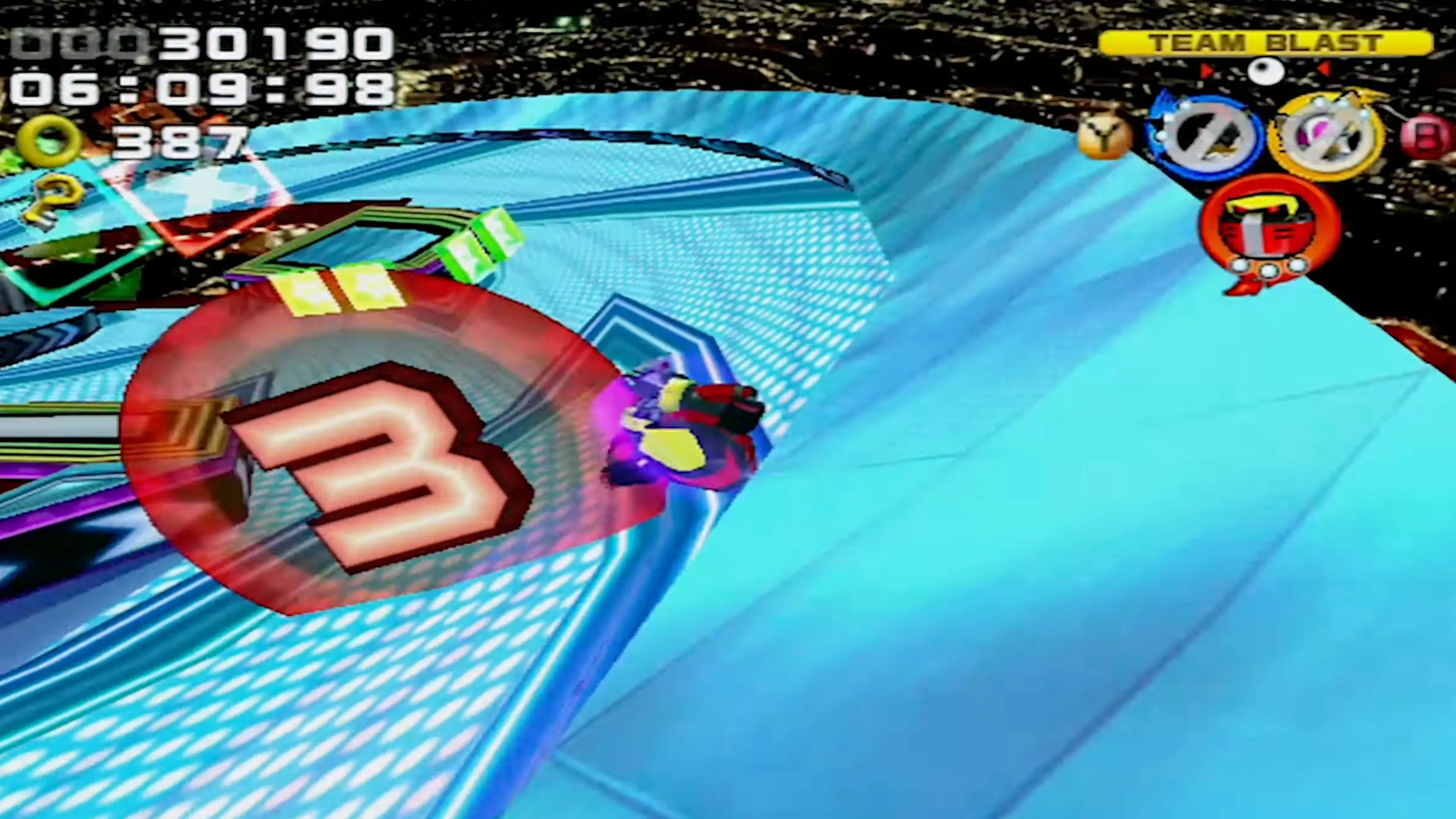 Team Chaotix gồm Vector, Espio, Charmy Bee trong Sonic Heroes